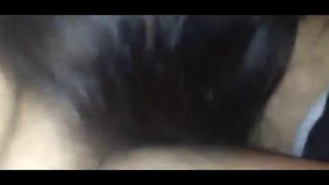 Красивая брюнетка из Астаны вкусно сосет член парня